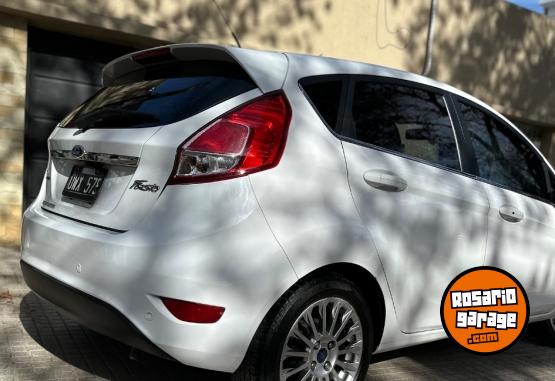 Autos - Ford Fiesta titanium 2015 Nafta 115600Km - En Venta