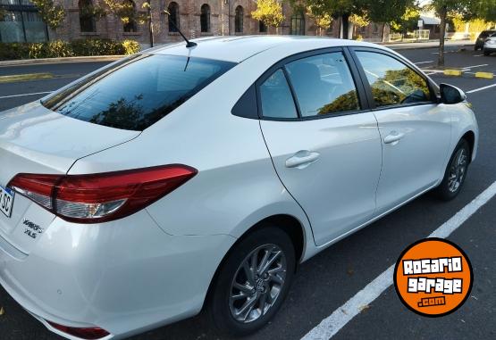 Autos - Toyota Yaris XLI 2023 Nafta 22500Km - En Venta