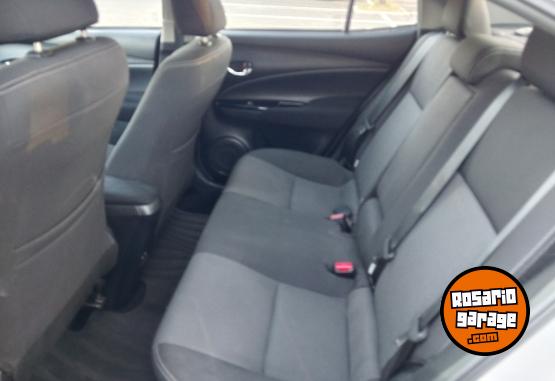 Autos - Toyota Yaris XLI 2023 Nafta 22500Km - En Venta