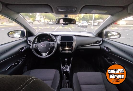 Autos - Toyota Yaris XLI 2023 Nafta 22500Km - En Venta