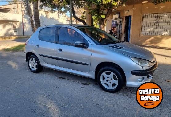 Autos - Peugeot 206 2003 Nafta 250000Km - En Venta