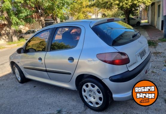Autos - Peugeot 206 2003 Nafta 250000Km - En Venta