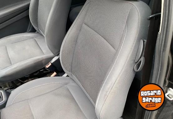 Autos - Volkswagen Fox 2011 Nafta 142000Km - En Venta