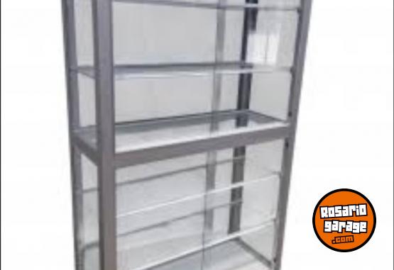 Hogar - Vitrina de acero inoxidable y vidrio con rueditas - En Venta