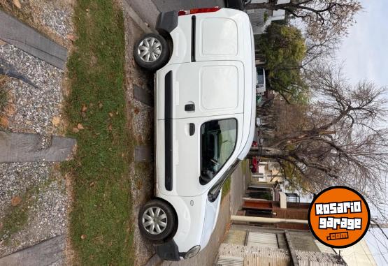 Utilitarios - Renault Kangoo 2014 Nafta 188000Km - En Venta