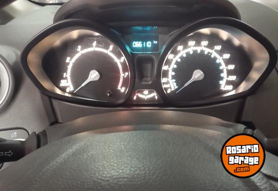 Autos - Ford Fiesta kinetic 2016 Nafta 66000Km - En Venta