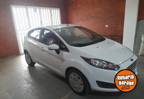 Autos - Ford Fiesta kinetic 2016 Nafta 66000Km - En Venta