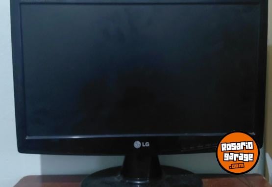 Electrónica - PC de escritorio + monitor LG 19" funcionando - En Venta
