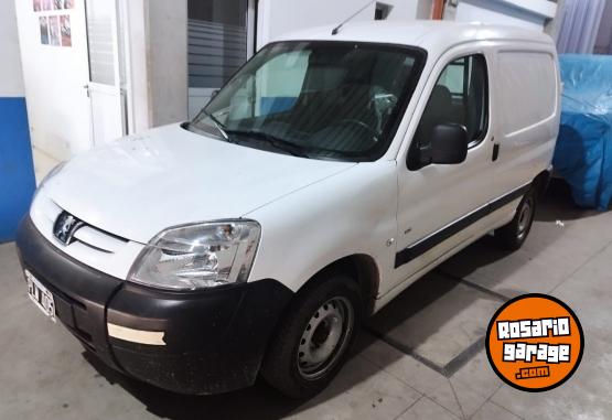 Utilitarios - Peugeot Partner 2016 Diesel 145000Km - En Venta