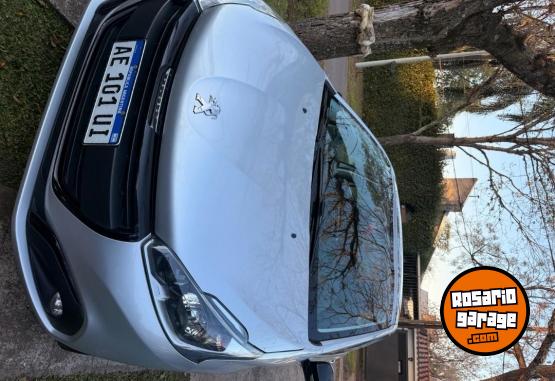 Autos - Peugeot 208 inconcert 2020 Nafta 64000Km - En Venta