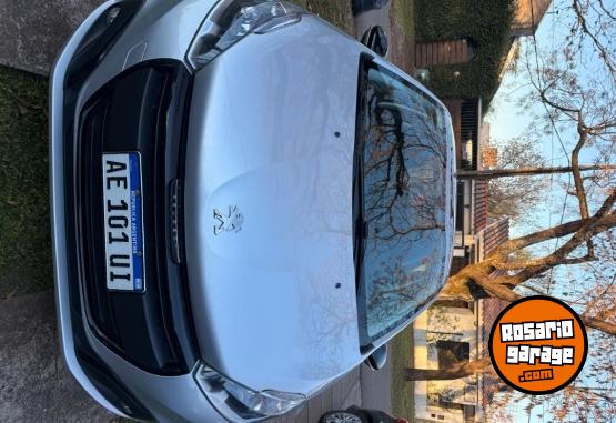 Autos - Peugeot 208 inconcert 2020 Nafta 64000Km - En Venta