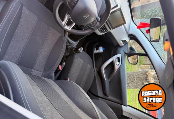 Autos - Peugeot 208 inconcert 2020 Nafta 64000Km - En Venta