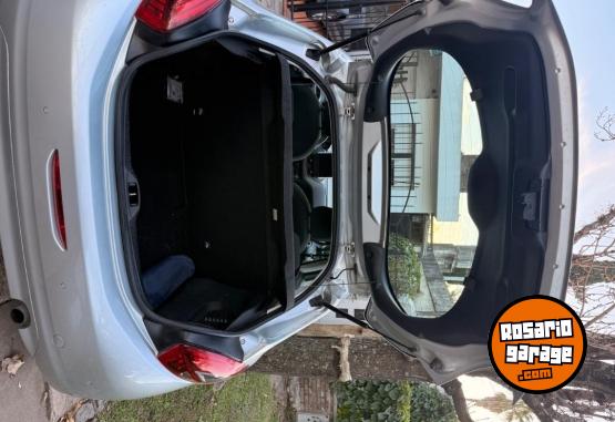 Autos - Peugeot 208 inconcert 2020 Nafta 64000Km - En Venta