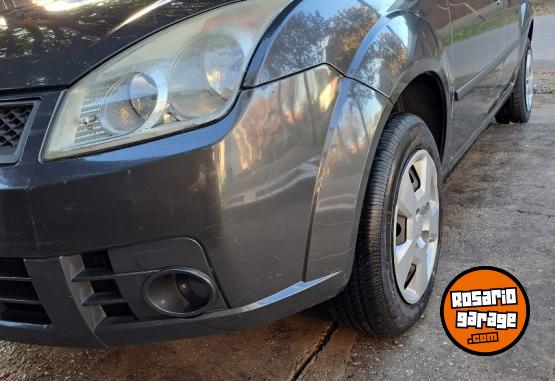 Autos - Ford Fiesta Max 2010 GNC 175000Km - En Venta