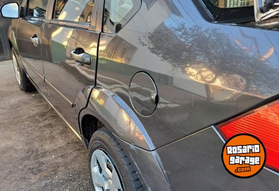 Autos - Ford Fiesta Max 2010 GNC 175000Km - En Venta