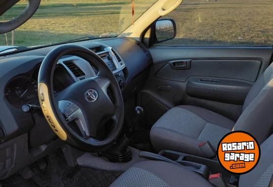 Camionetas - Toyota Hilux 2.5 Dx 4x2 2012 Diesel 306000Km - En Venta