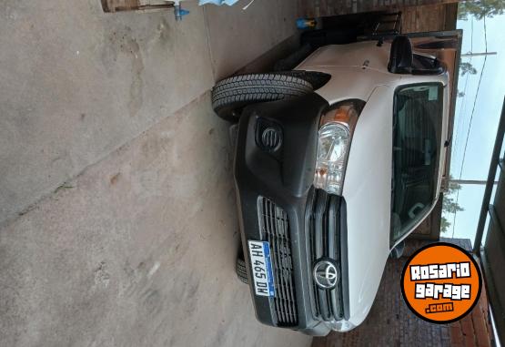 Camionetas - Toyota Hilux 4x2 chasis 2025 Diesel 4500Km - En Venta