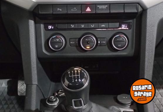 Camionetas - Volkswagen AMAROK HIGHLINE 4X4 MT 2023 Diesel 25055Km - En Venta
