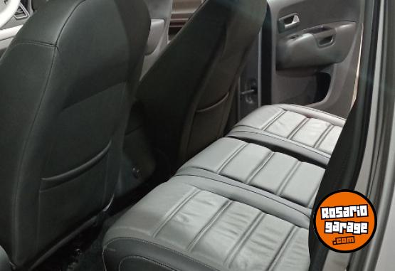 Camionetas - Volkswagen AMAROK HIGHLINE 4X4 MT 2023 Diesel 25055Km - En Venta