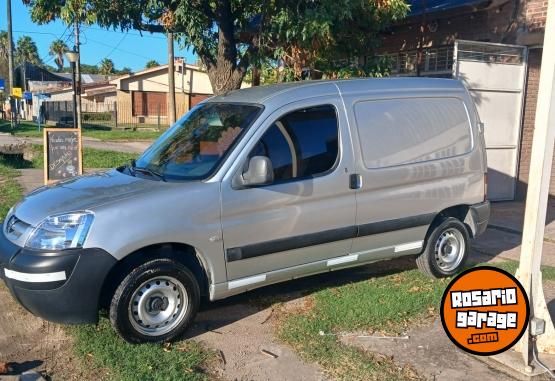 Utilitarios - Peugeot Partner 2015 GNC 158000Km - En Venta