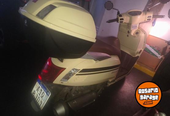 Motos - Kymco Likes 2023 Nafta 3000Km - En Venta