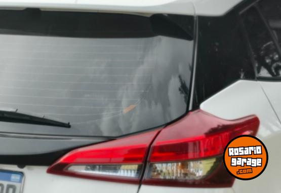 Autos - Toyota Yaris 2023 Nafta 57000Km - En Venta