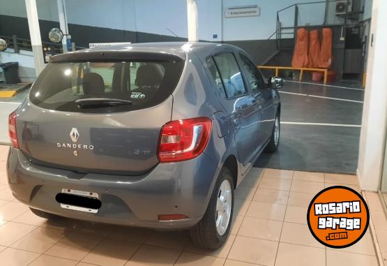 Autos - Renault SANDERO PRIVILEGE MT 5P 2015 Nafta 71000Km - En Venta