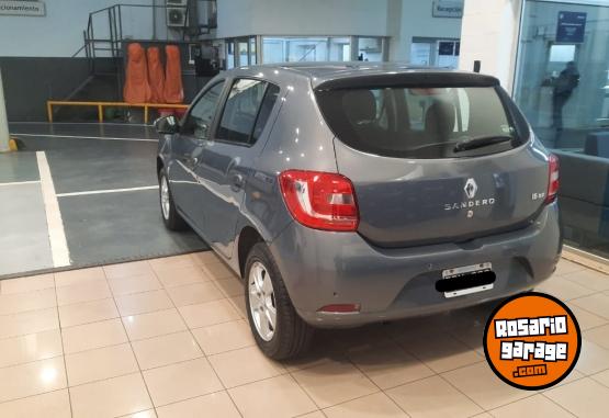 Autos - Renault SANDERO PRIVILEGE MT 5P 2015 Nafta 71000Km - En Venta