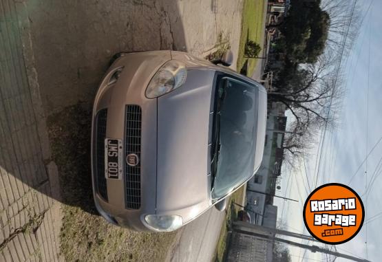 Autos - Fiat 2011 atractive 2011 Nafta 71000Km - En Venta