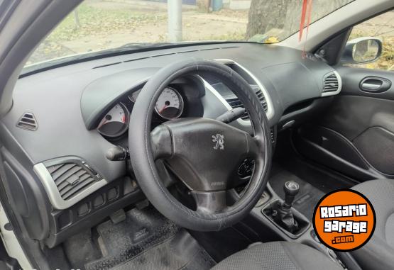 Autos - Peugeot 207 compact 2012 Nafta 140000Km - En Venta