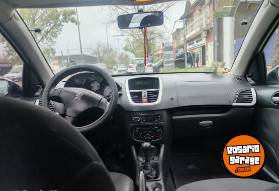 Autos - Peugeot 207 compact 2012 Nafta 140000Km - En Venta