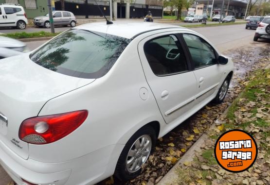 Autos - Peugeot 207 compact 2012 Nafta 140000Km - En Venta