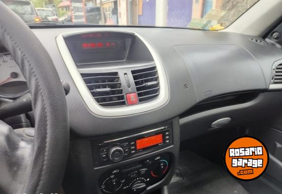 Autos - Peugeot 207 compact 2012 Nafta 140000Km - En Venta