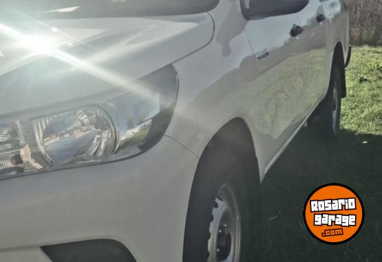 Camionetas - Toyota Hilux dx 4x4 2021 Diesel 150000Km - En Venta