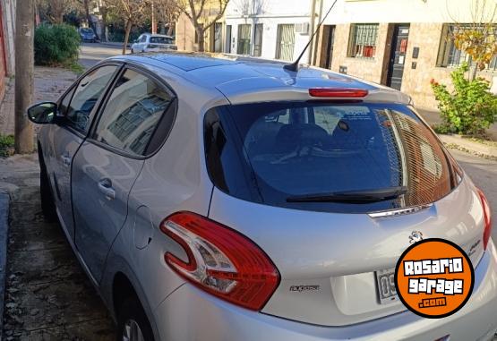 Autos - Peugeot 208 Allure 1.6N touchscre 2015 Nafta 28500Km - En Venta