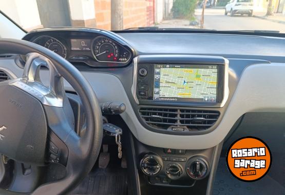 Autos - Peugeot 208 Allure 1.6N touchscre 2015 Nafta 28500Km - En Venta