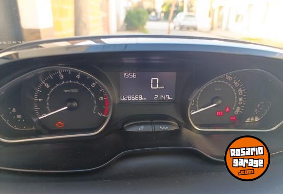 Autos - Peugeot 208 Allure 1.6N touchscre 2015 Nafta 28500Km - En Venta