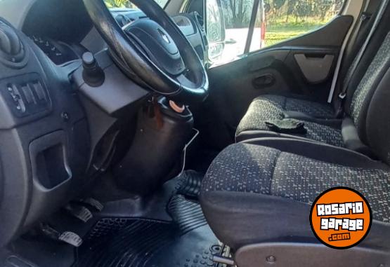 Utilitarios - Renault Master 3 2017 Diesel 261000Km - En Venta