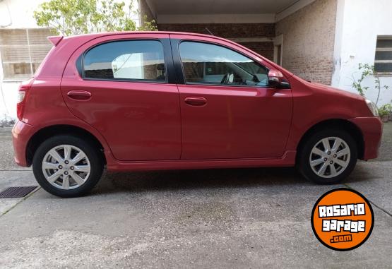 Autos - Toyota Etios 1.5 XLS full 6M/T 2018 Nafta 65000Km - En Venta