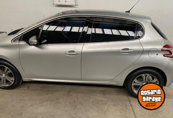 Autos - Peugeot 208 feline 2015 2015 Nafta 216000Km - En Venta
