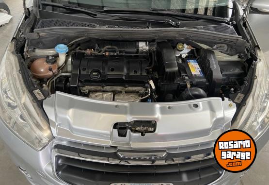 Autos - Peugeot 208 feline 2015 2015 Nafta 216000Km - En Venta