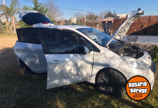 Autos - Peugeot 208 allure touchscreen 2016 Nafta 134000Km - En Venta
