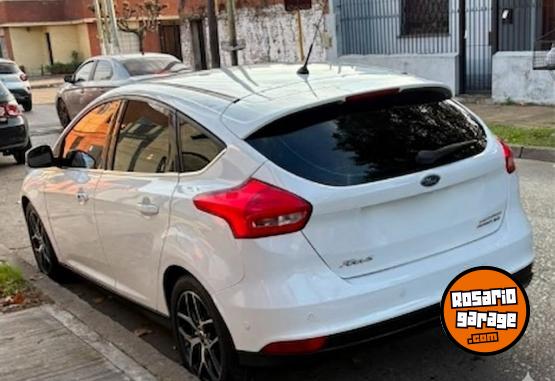 Autos - Ford Focus III Titanium 2016 Nafta 150000Km - En Venta
