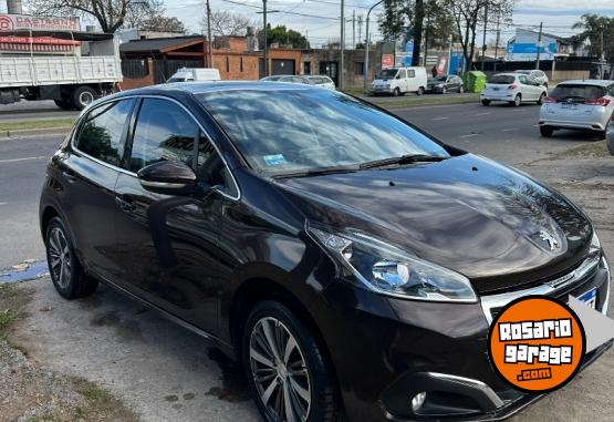 Autos - Peugeot 208. Feline 2018 Nafta 124000Km - En Venta