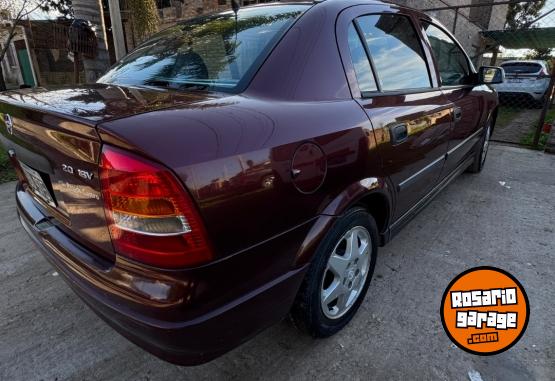 Autos - Chevrolet Astra GLS 2000 Nafta 121000Km - En Venta