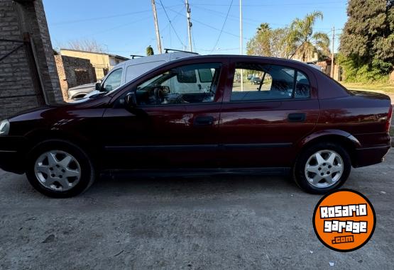 Autos - Chevrolet Astra GLS 2000 Nafta 121000Km - En Venta