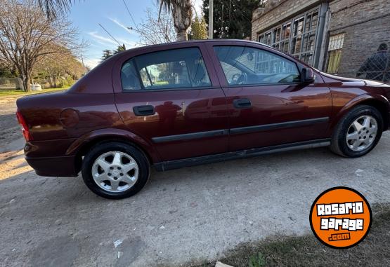 Autos - Chevrolet Astra GLS 2000 Nafta 121000Km - En Venta