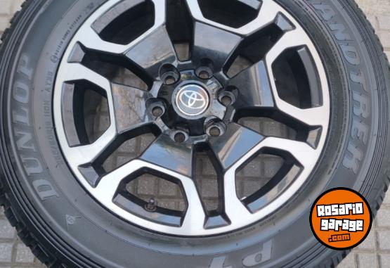 Accesorios para Autos - Juego de Llantas 18 Toyota Hilux SRX Excelentes. $2.500.000 las 4. NO BAJO PRECIO - En Venta