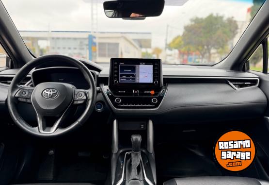 Autos - Toyota Corolla cross 2021 Electrico / Hibrido 140000Km - En Venta