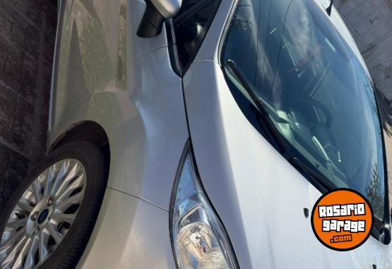 Autos - Ford Fiesta SE 2017 Nafta 85500Km - En Venta